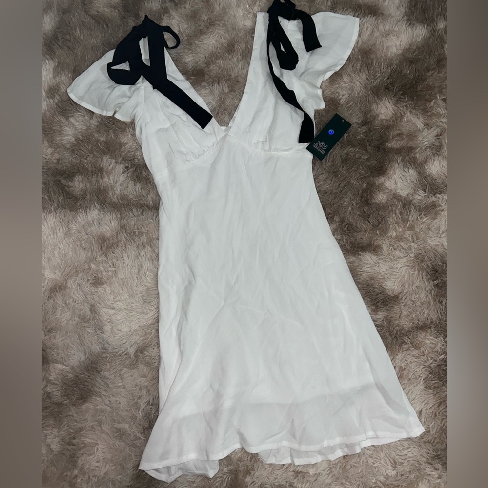 NWT Wild Fable White Flutter Short Sleeve Mini A-Line Dress, Bow Accents, V-Neck - Picture 6 of 11